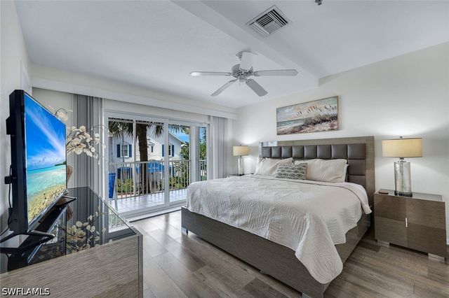 160 Palm ST 208, Marco Island, FL 34145