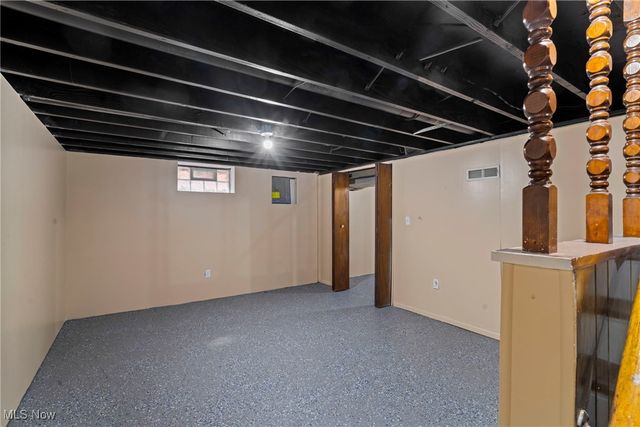 1736 Westwood Drive NW, Warren, OH 44485