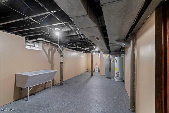 1736 Westwood Drive NW, Warren, OH 44485