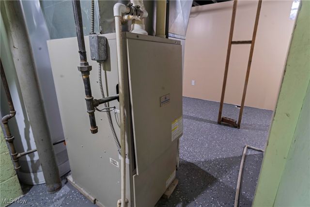 1736 Westwood Drive NW, Warren, OH 44485