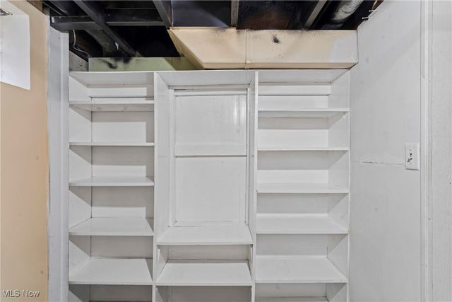 1736 Westwood Drive NW, Warren, OH 44485