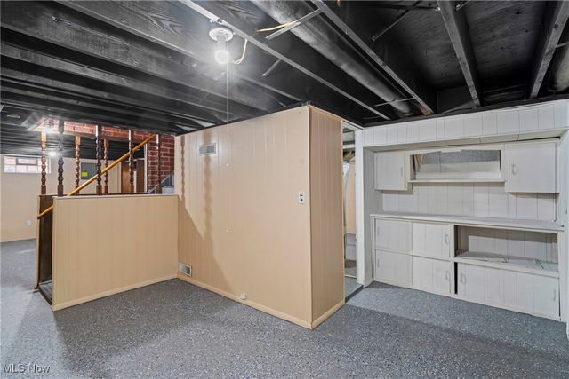 1736 Westwood Drive NW, Warren, OH 44485