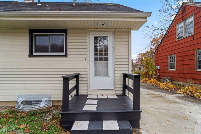 1736 Westwood Drive NW, Warren, OH 44485