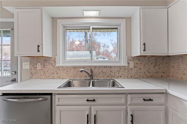 1736 Westwood Drive NW, Warren, OH 44485