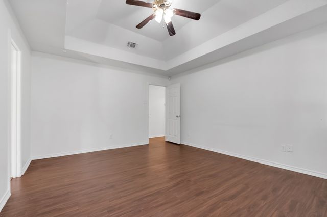 2111 Turf Club Drive, Arlington, TX 76017