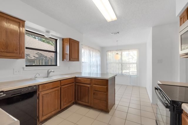 2111 Turf Club Drive, Arlington, TX 76017