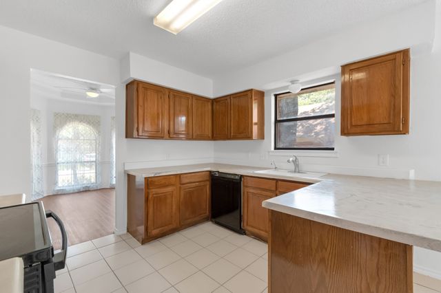 2111 Turf Club Drive, Arlington, TX 76017