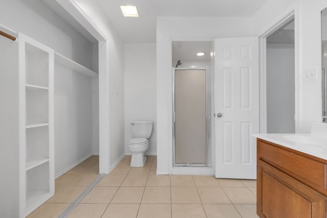 2111 Turf Club Drive, Arlington, TX 76017