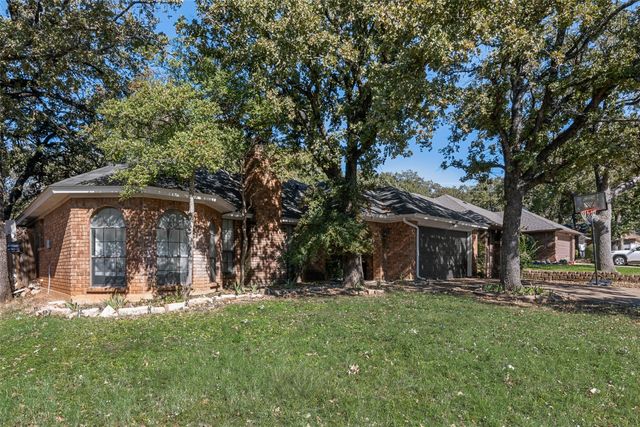 2111 Turf Club Drive, Arlington, TX 76017