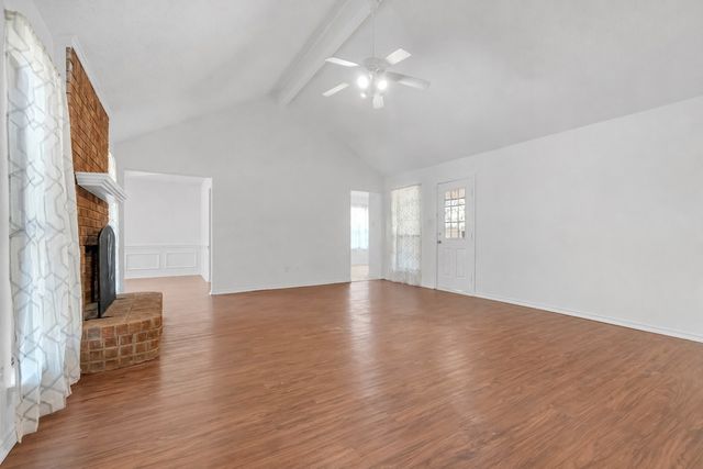 2111 Turf Club Drive, Arlington, TX 76017