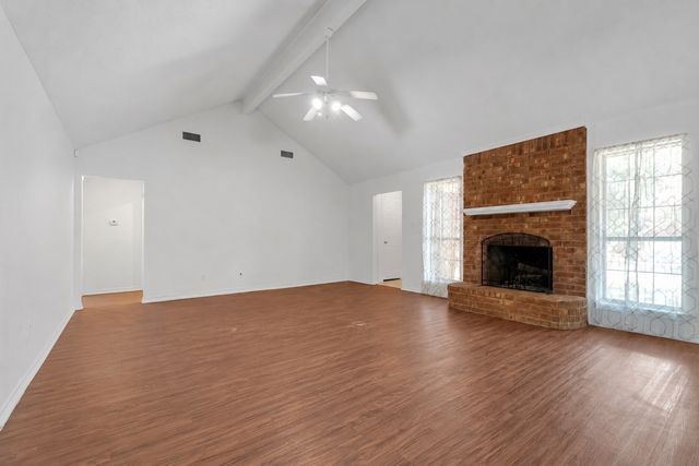 2111 Turf Club Drive, Arlington, TX 76017
