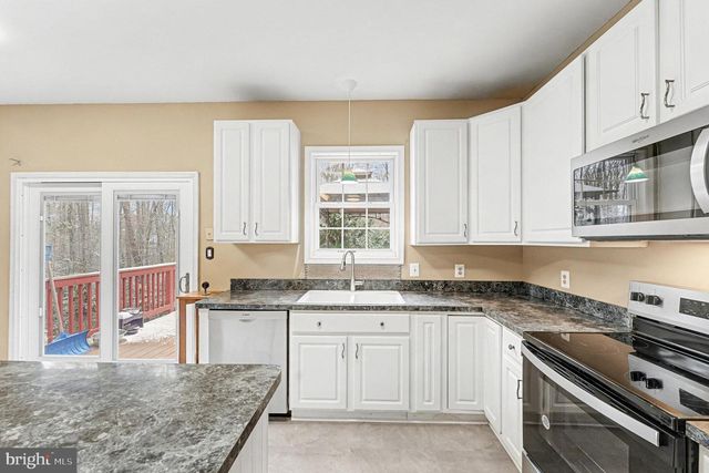 11016 N LAMONT CT, Fredericksburg, VA 22407