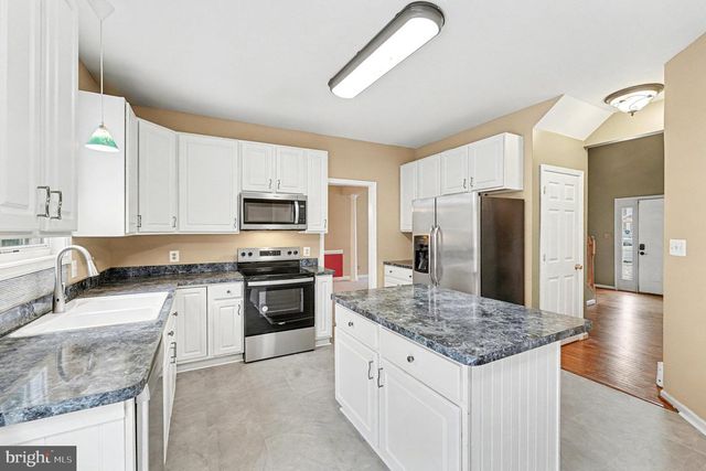 11016 N LAMONT CT, Fredericksburg, VA 22407