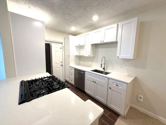 265 SW 7 Street 4, Boca Raton, FL 33432