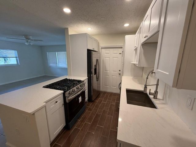 265 SW 7 Street 4, Boca Raton, FL 33432