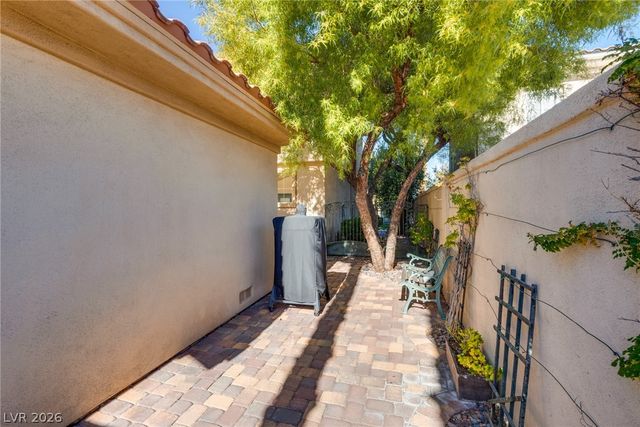8416 Paseo Vista Drive, Las Vegas, NV 89128