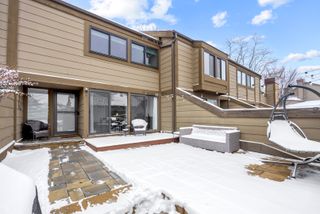 122 Aberdeen Court, Geneva, IL 60134