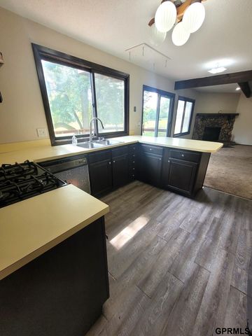 511 Kountze Memorial Drive, Bellevue, NE 68005