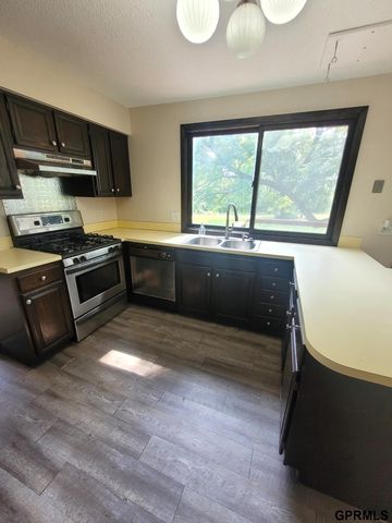 511 Kountze Memorial Drive, Bellevue, NE 68005