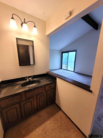 511 Kountze Memorial Drive, Bellevue, NE 68005