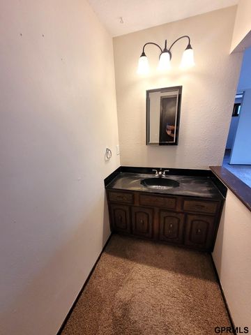 511 Kountze Memorial Drive, Bellevue, NE 68005