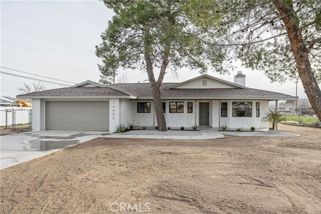 14455 Quinnault Road, Apple Valley, CA 92307
