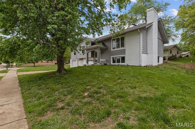 12897 Nimes Drive, St Louis, MO 63141