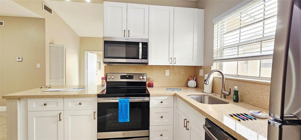 1761 NW 96th Terrace 3G, Pembroke Pines, FL 33024