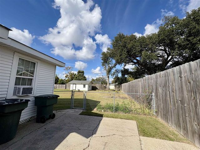 230 Lucille St Street, Lake Charles, LA 70601