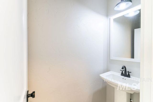 6941 S Sunfish Way, Boise, ID 83709
