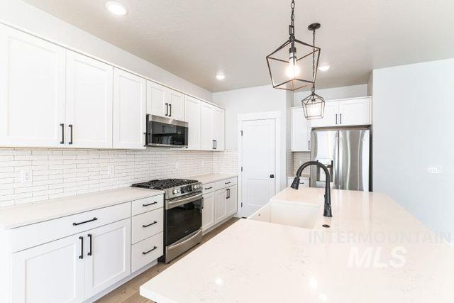 6941 S Sunfish Way, Boise, ID 83709