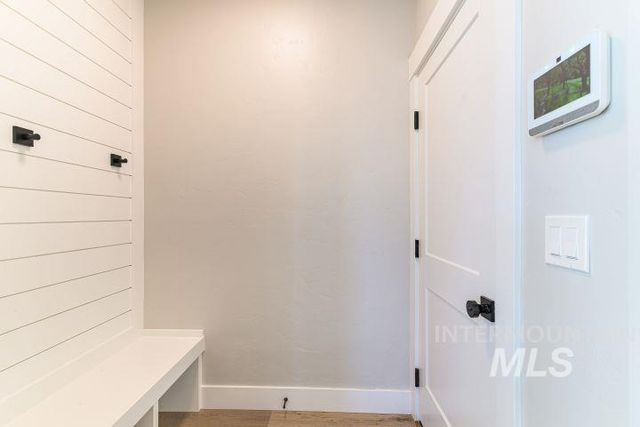 6941 S Sunfish Way, Boise, ID 83709
