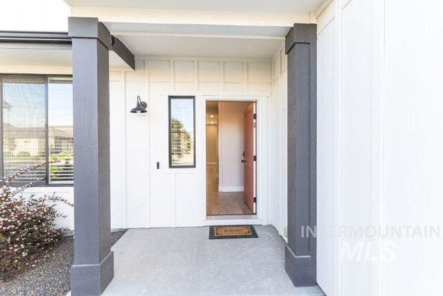 6941 S Sunfish Way, Boise, ID 83709