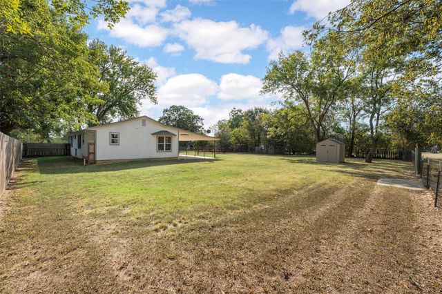 312 E Colorado Street, Bremond, TX 76629
