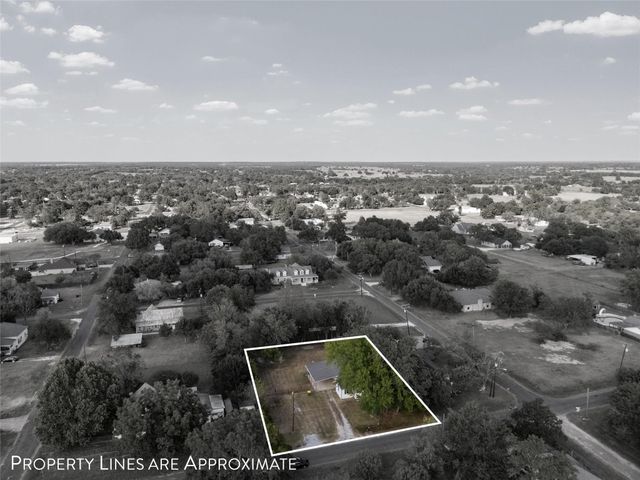 312 E Colorado Street, Bremond, TX 76629