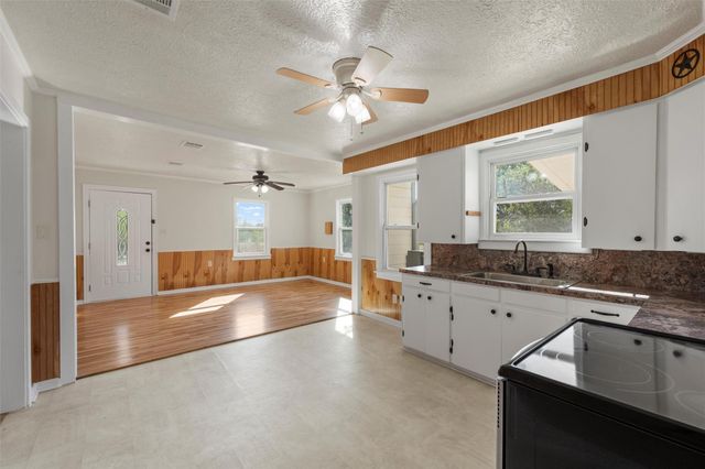 312 E Colorado Street, Bremond, TX 76629