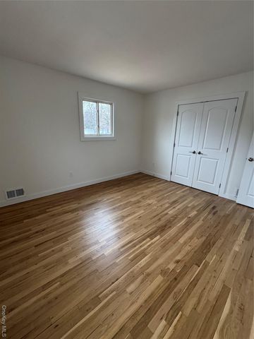 3 Vine Court, Centereach, NY 11720