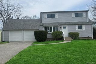 3 Vine Court, Centereach, NY 11720
