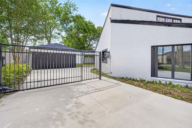 2335 Canyon Meadows Drive, Missouri City, TX 77489