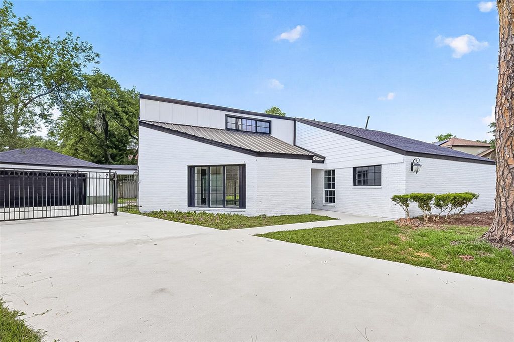 2335 Canyon Meadows Drive, Missouri City, TX 77489