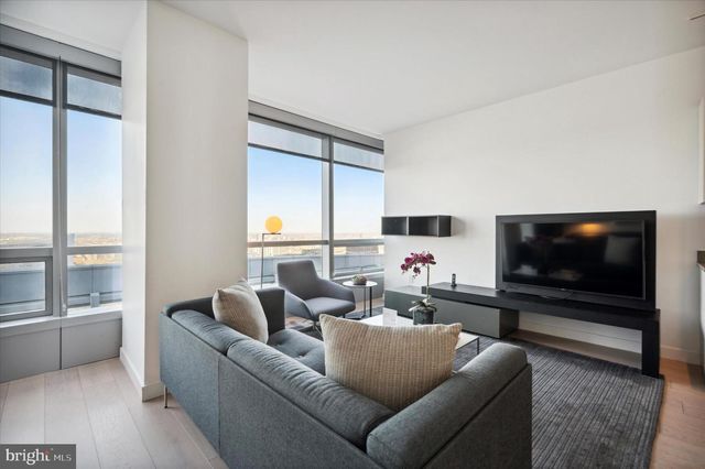 2930 WALNUT STREET #4524, Philadelphia, PA 19104