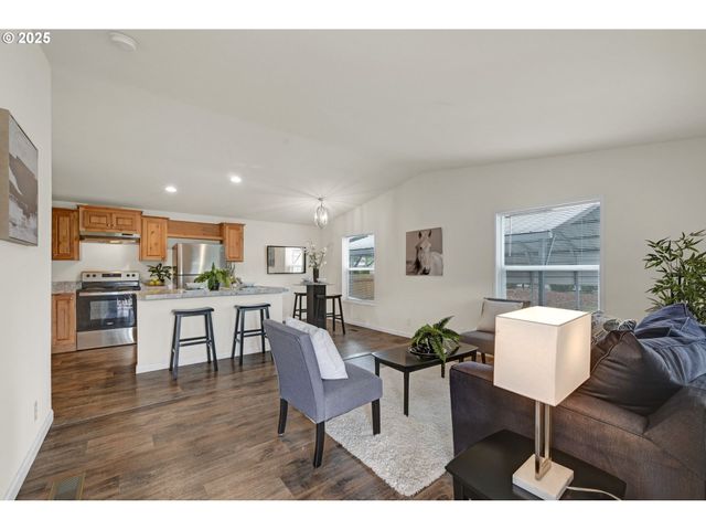 87886 CEDAR FLAT Rd, Springfield, OR 97478