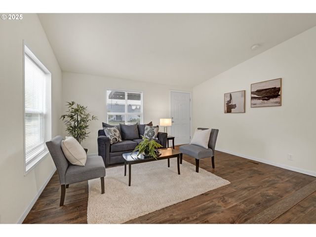 87886 CEDAR FLAT Rd, Springfield, OR 97478