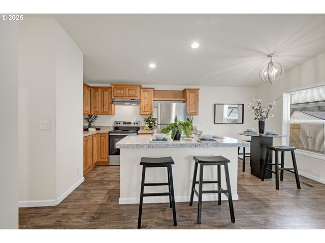 87886 CEDAR FLAT Rd, Springfield, OR 97478