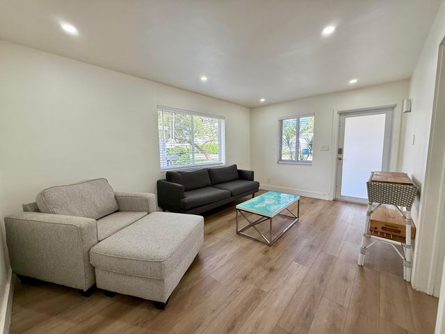 820 SE 14th Street 1-2, Fort Lauderdale, FL 33316