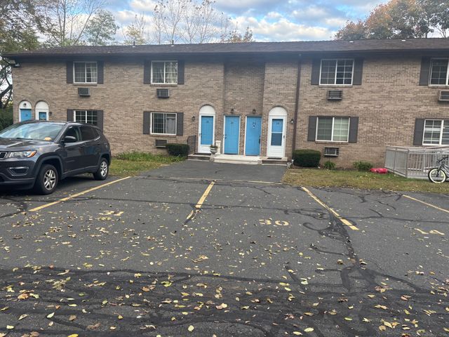 35 Mountain Village Road 30, Waterbury, CT 06706