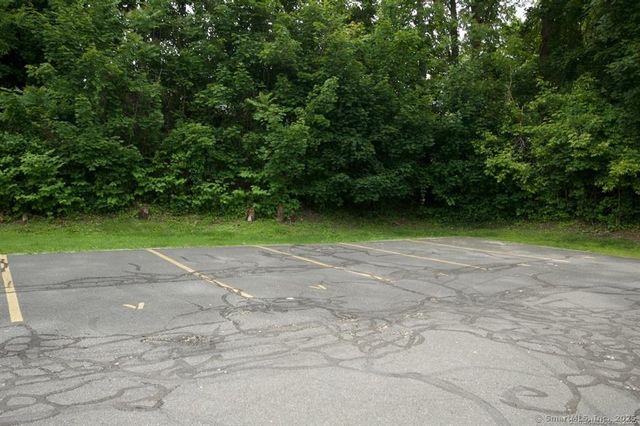 35 Mountain Village Road 30, Waterbury, CT 06706