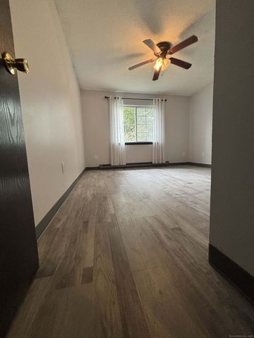 35 Mountain Village Road 30, Waterbury, CT 06706