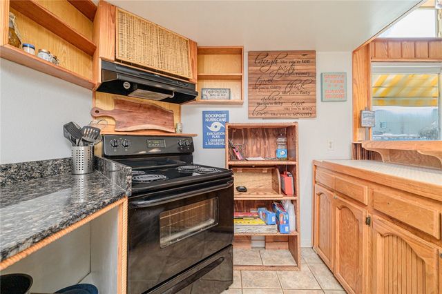 108 N 2nd St, Fulton, TX 78358