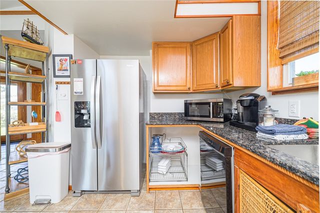 108 N 2nd St, Fulton, TX 78358